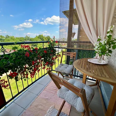 Artystyczna Przestrzen Przy Zabytkowym Dworcu Iława