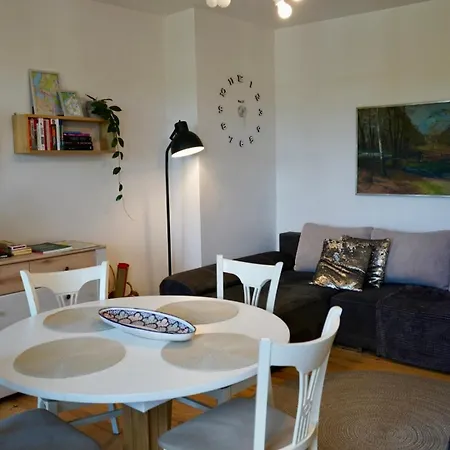 Apartment Artystyczna Przestrzen Przy Zabytkowym Dworcu *