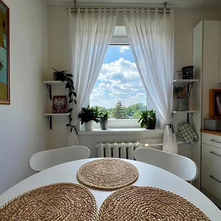 Artystyczna Przestrzen Przy Zabytkowym Dworcu *