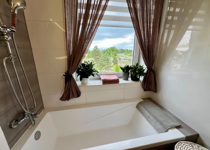 Artystyczna Przestrzen Przy Zabytkowym Dworcu Апартаменты Илава