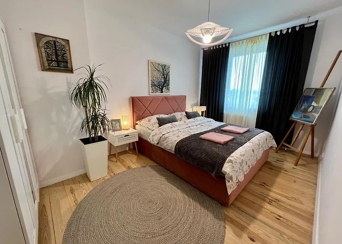 Апартаменты Artystyczna Przestrzen Przy Zabytkowym Dworcu *