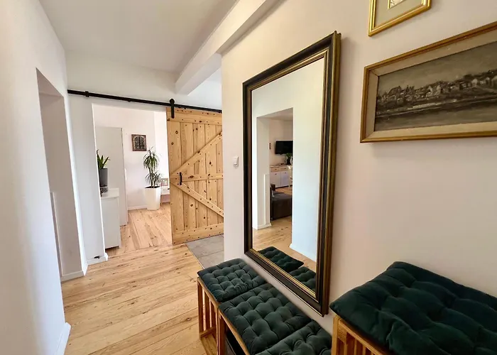 Artystyczna Przestrzen Przy Zabytkowym Dworcu Апартаменты Илава