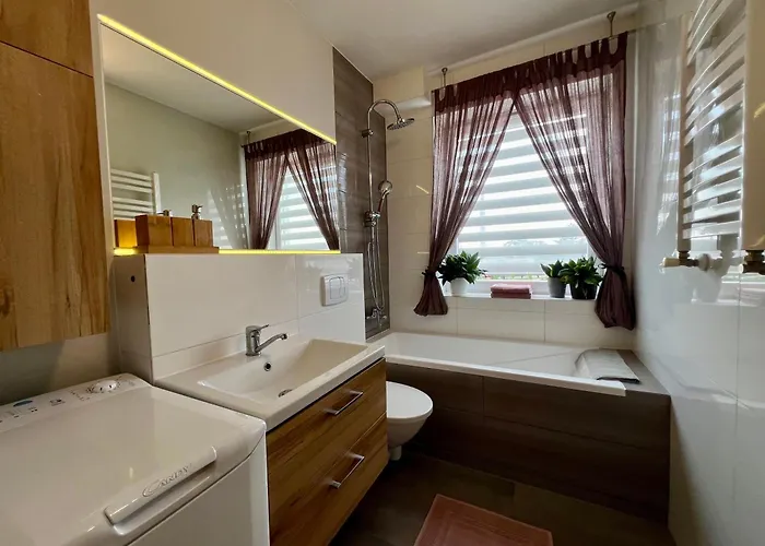 Апартаменты Artystyczna Przestrzen Przy Zabytkowym Dworcu