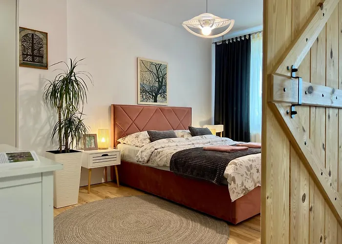 Artystyczna Przestrzen Przy Zabytkowym Dworcu Апартаменты Илава