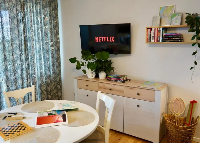 Artystyczna Przestrzen Przy Zabytkowym Dworcu * Илава